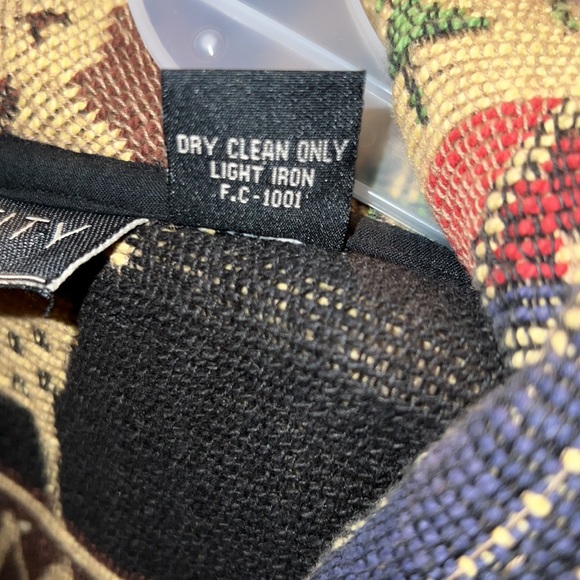 New Identity Women’s Tapestry Jacket. - Picture 10 of 11